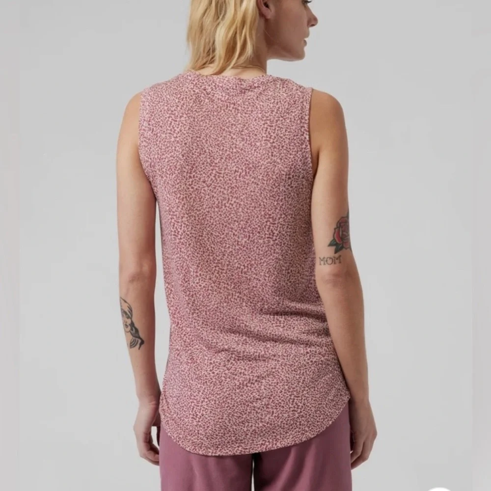 Athleta Breezy Cheetah Print Loose Fit Tank Top - Picture 1 of 7
